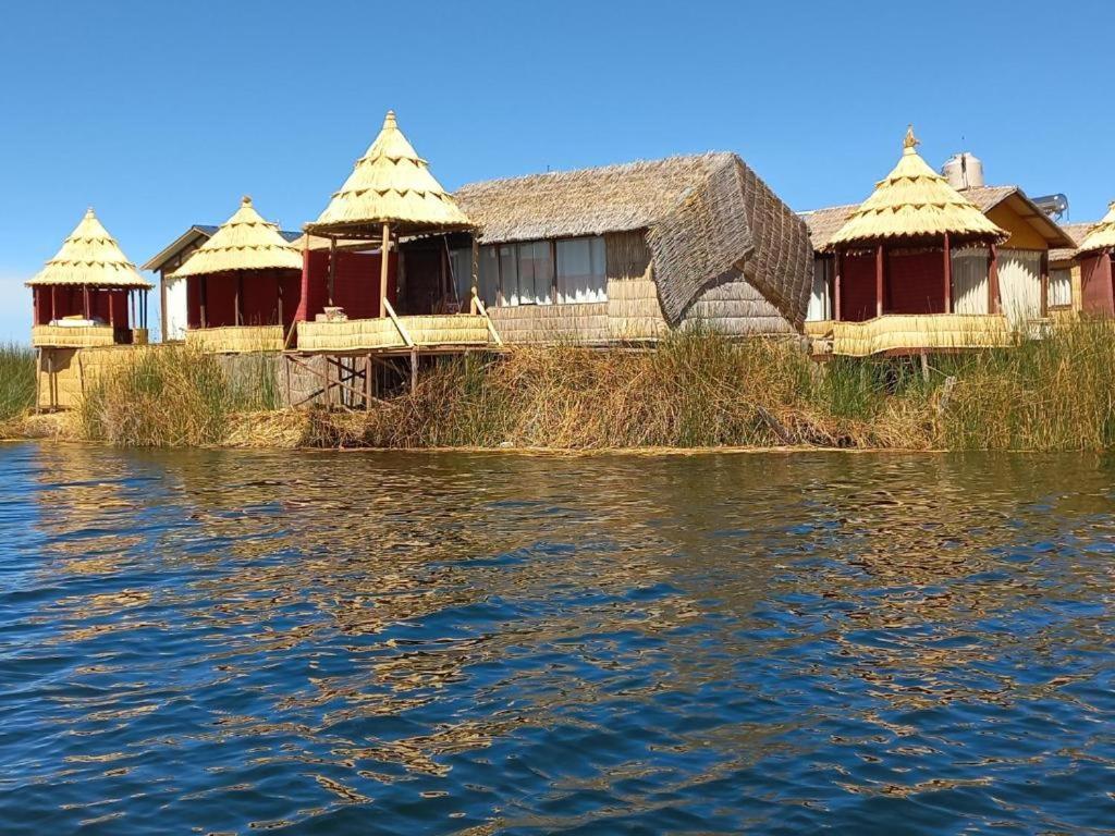 Отель Uros Aruma-Uro On Uros Floating Islands Пуно Экстерьер фото